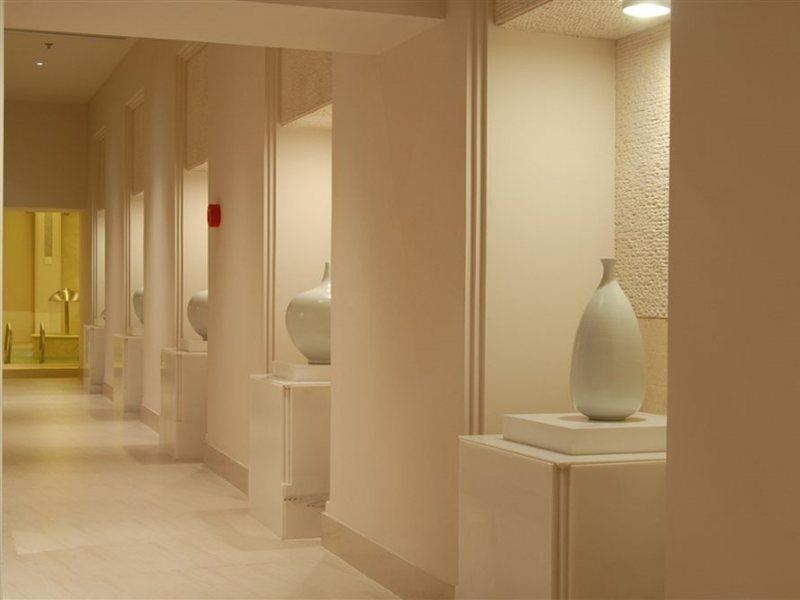 Hotel Nikko Tianjin Buitenkant foto The interior of the spa at The Westin Boston Seaport District