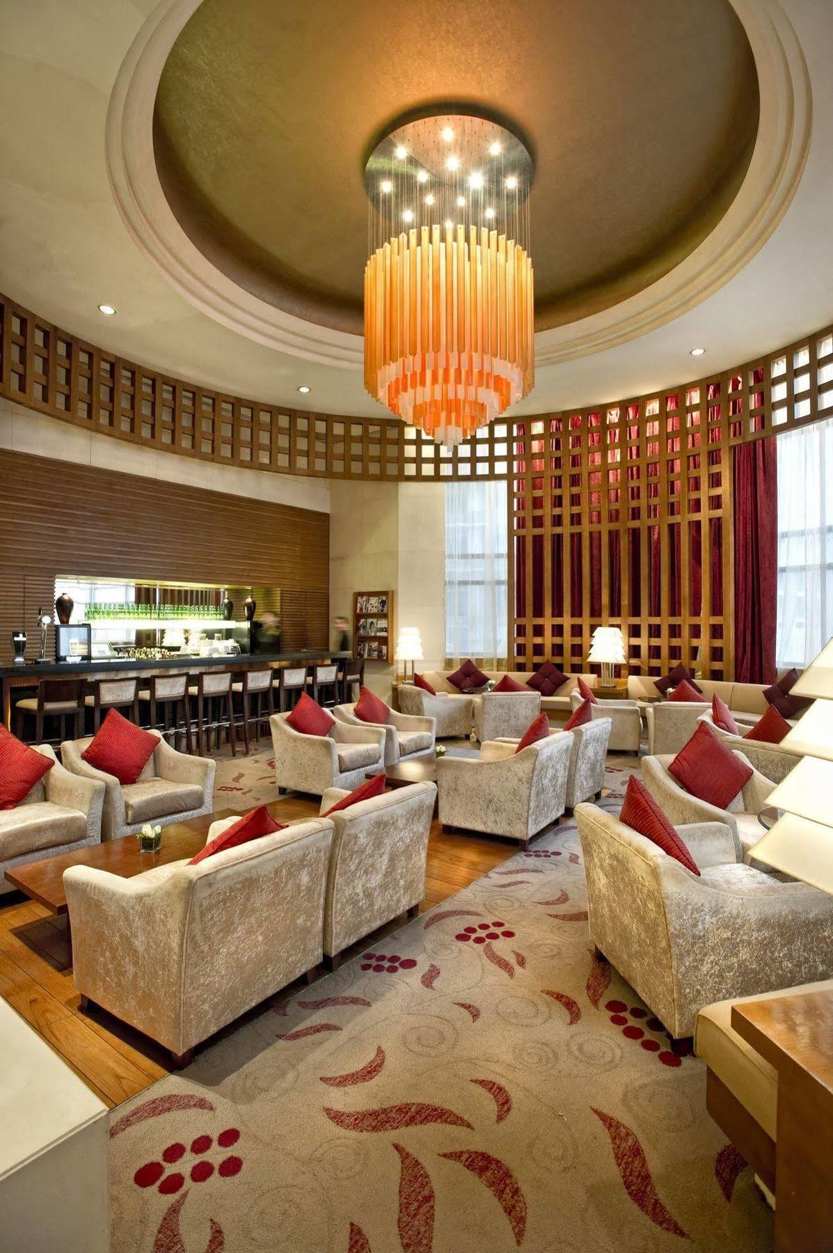 Hotel Nikko Tianjin Buitenkant foto The lounge at the airport